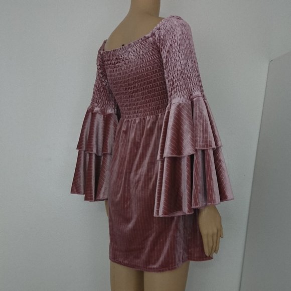 NWT Luxe Moda Velvet Bell Sleeve Dress Size S - Picture 4 of 6
